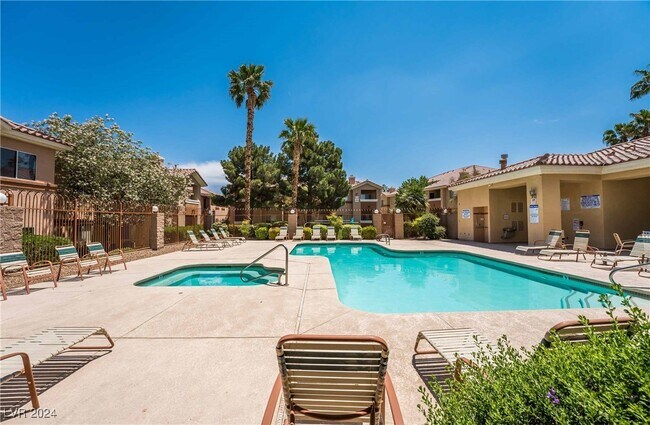 Building Photo - 1050 E Cactus Ave