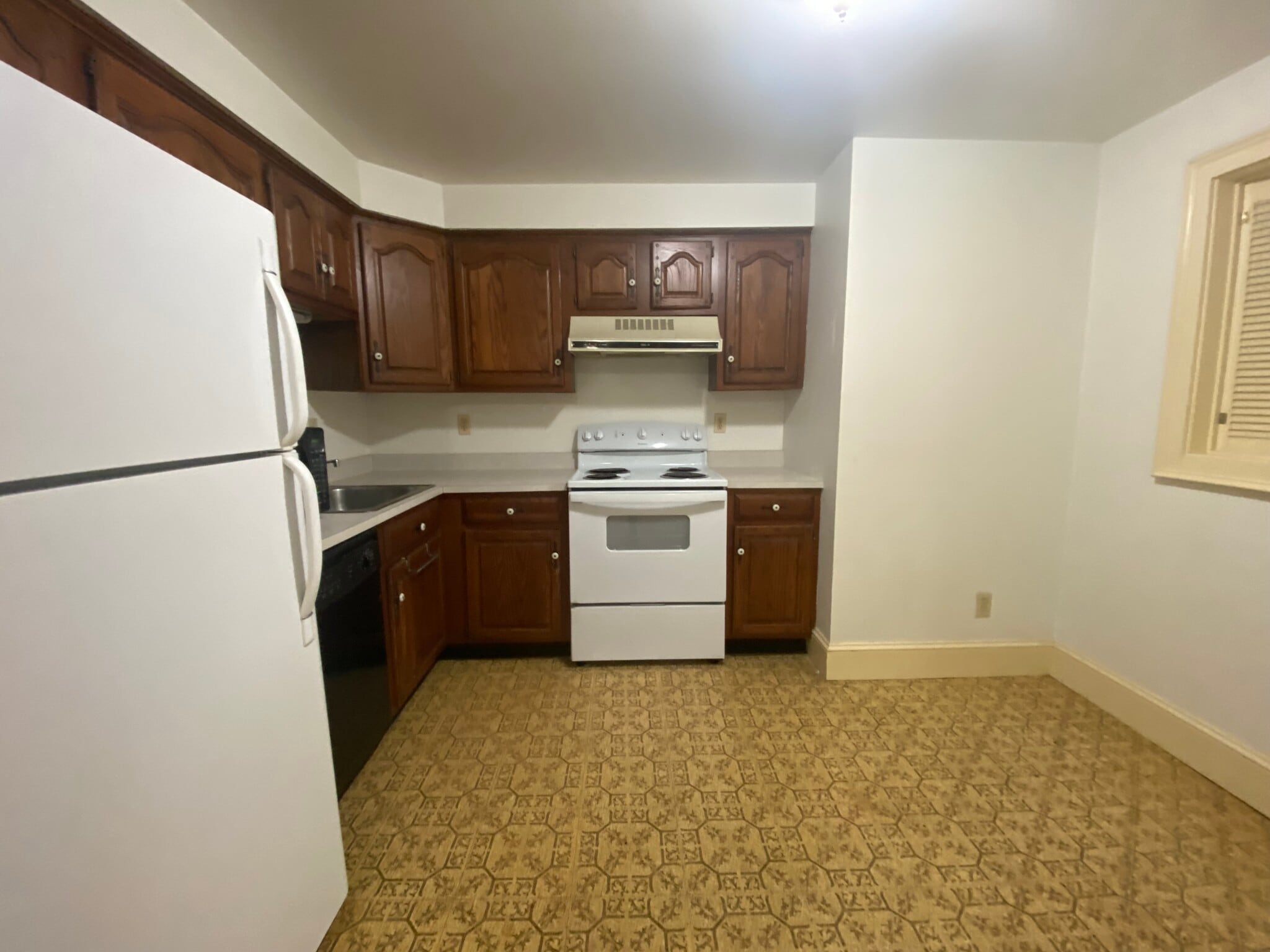 Building Photo - 24 Parkwood Dr