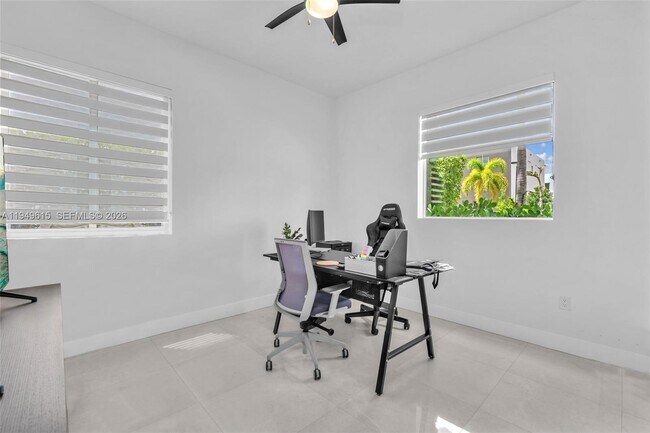 Building Photo - 7457 NW 101 Ave