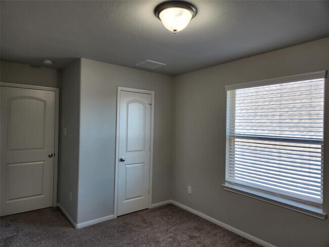 Building Photo - 119 Covington Ct