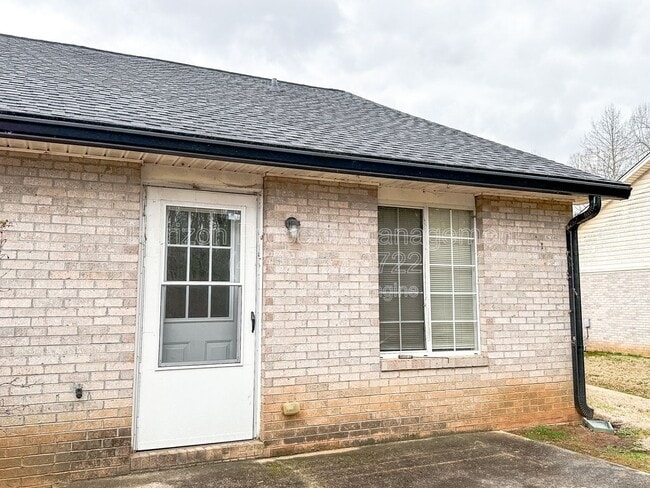 Building Photo - 3989 Hidden Hollow Dr