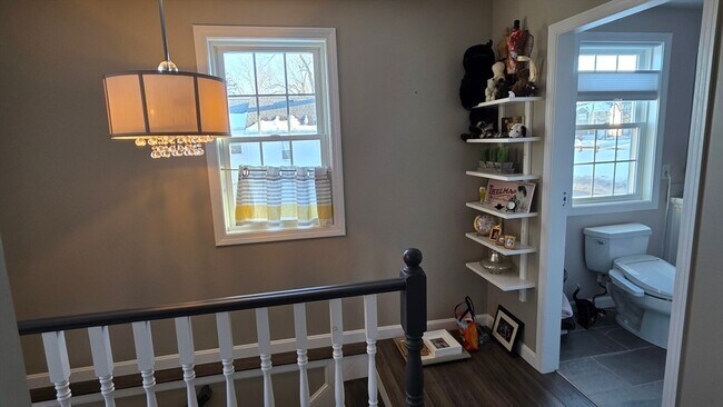 Building Photo - 533 Prospect St