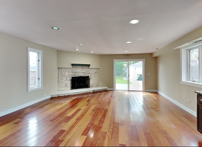 Building Photo - 2025 N 75th Ct