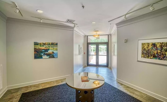 Building Photo - 155 E Broad St