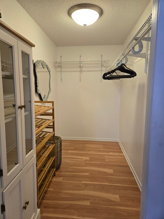 Building Photo - 3071 SE Aster Ln