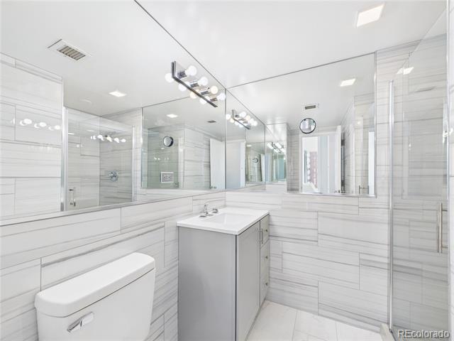 Building Photo - 3100 E Cherry Creek S Dr