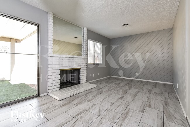 Building Photo - 1613 Amboy Dr
