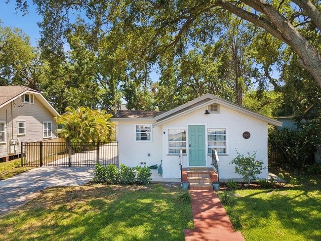 Primary Photo - 106 W Louisiana Ave
