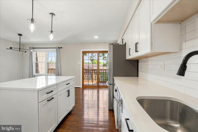 Building Photo - 706 Andover Ct