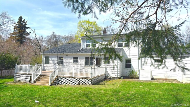 Building Photo - 18 Bayles Ave