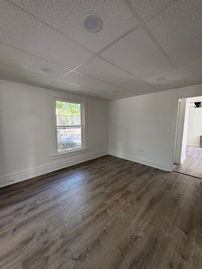 Building Photo - Three bedroom two bathroom home for rent