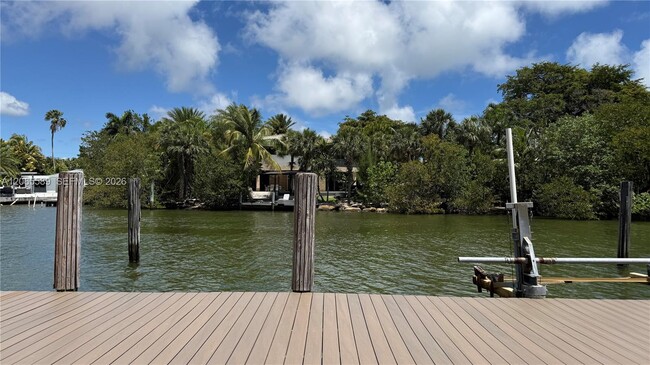 Building Photo - 921 Belle Meade Island Dr