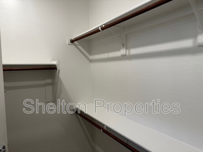 Building Photo - 16562 W Charlotte Dr