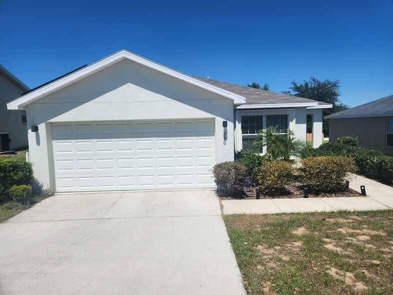 Building Photo - 750 Greenshank Dr