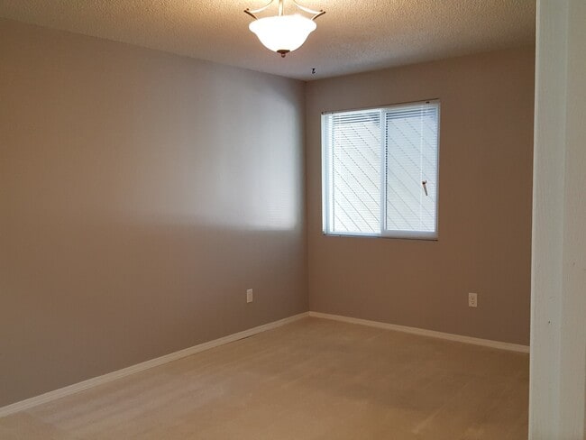 Building Photo - 303 Gage Blvd