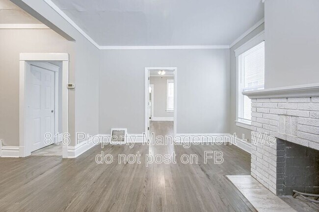 Building Photo - 800 E 33rd St