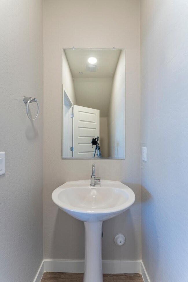 Building Photo - 432 S 32nd St