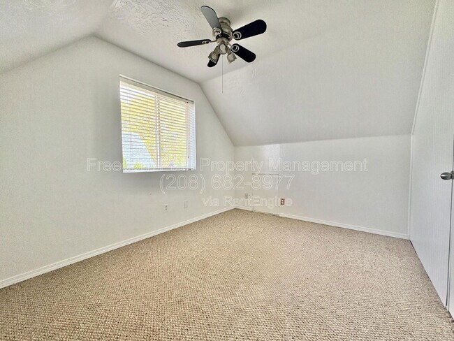 Building Photo - 1490 W Timor Ave