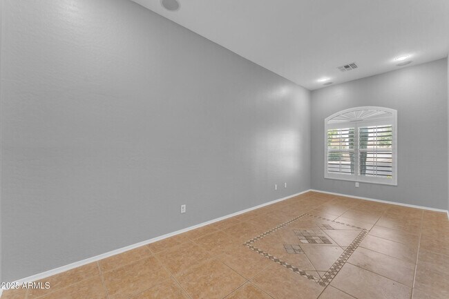 Building Photo - 7913 N 88th Ln