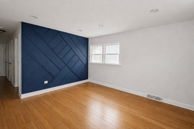 Building Photo - 4259 N Narragansett Ave