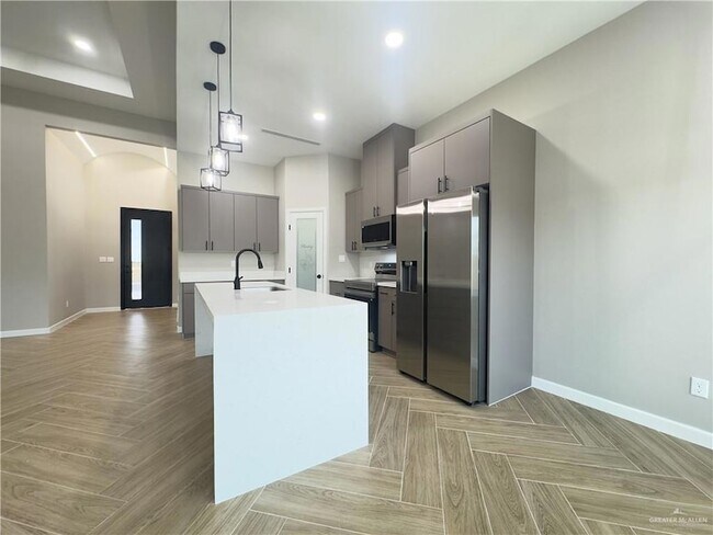 Building Photo - 907 Durango Dr