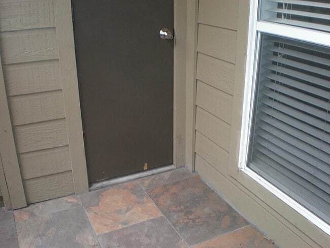 Building Photo - 10047 Westpark Dr