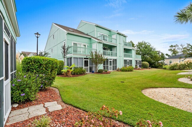 Building Photo - First Floor Seasonal Rental Available December 1, 2025-June 30, 2026-Golf Colony 40S