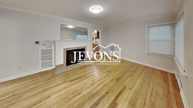 Building Photo - Beautiful single-family home in Seattle