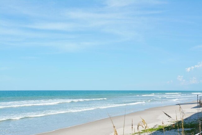 Building Photo - 2127 Smathers Cir N