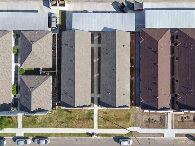 Building Photo - 2713 W Primrose Ave