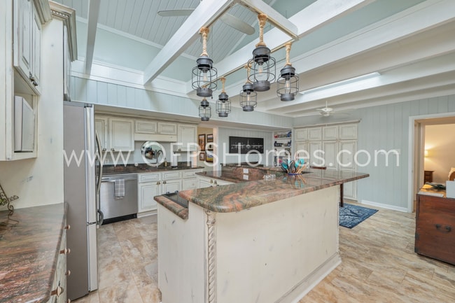 Building Photo - Bayou-Front Home w/ Dock