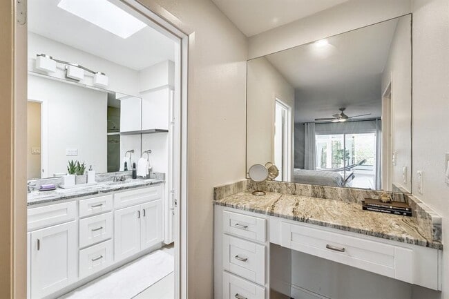 Building Photo - 409 Seawind St