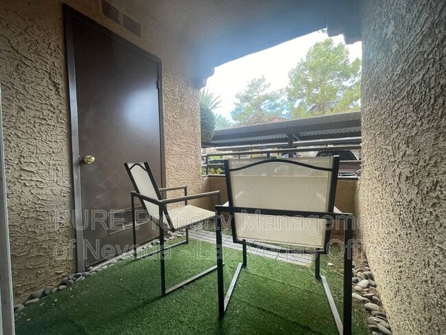 Building Photo - 2200 S Fort Apache Rd