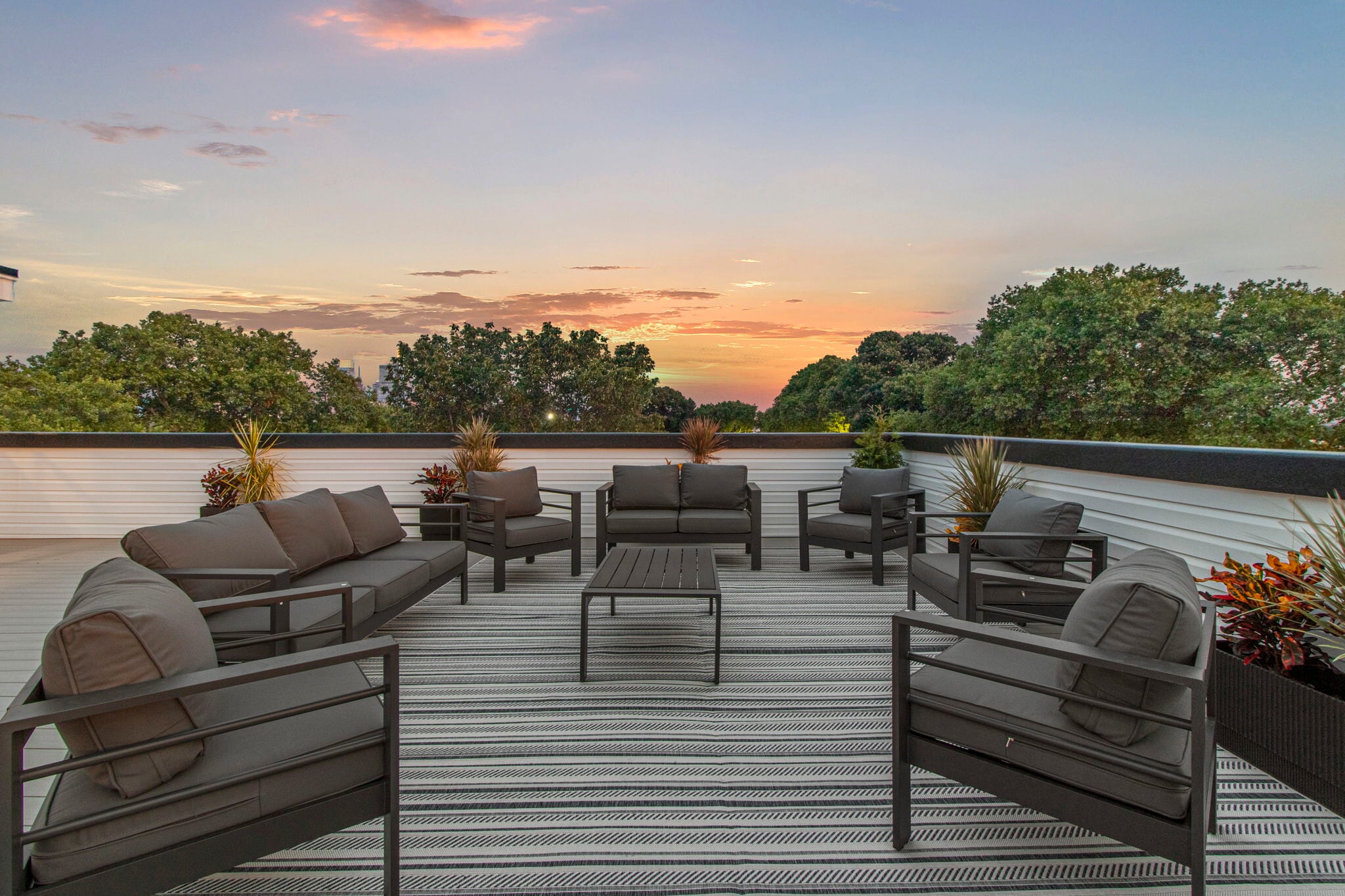 Building Photo - 2625 W Jefferson St