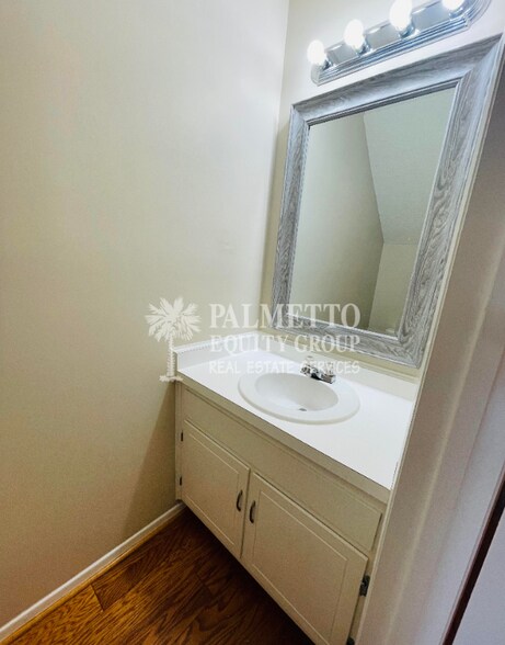 Building Photo - 2607 Cottage Pl