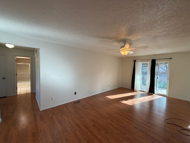 Building Photo - 3 Bedroom Single Story Home Available Near Academy Rd NW & Ventura St NE!