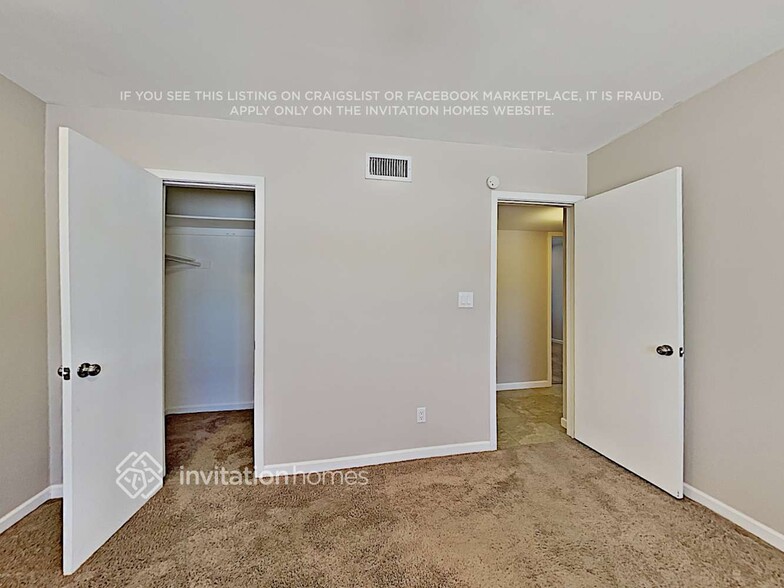 Building Photo - 6730 E Sweetwater Ave