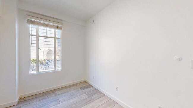 Building Photo - 3272 21st St