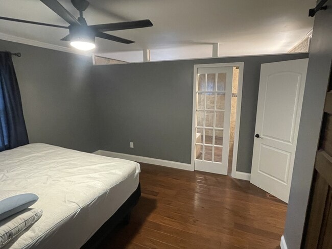 Building Photo - 104 Terrace Cir