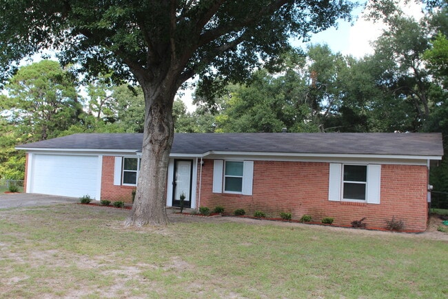 Building Photo - Charming 3 Bedroom in South Tyler!