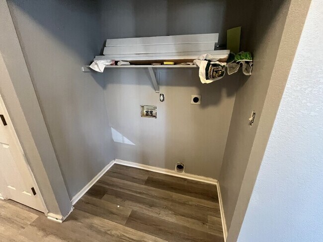 Building Photo - 1324 W 111th Pl