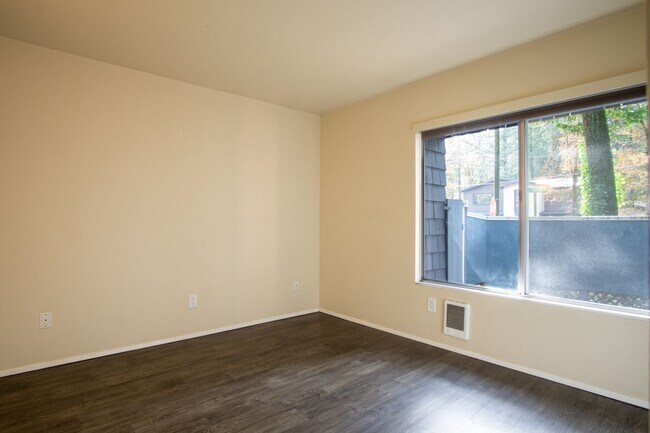 Building Photo - Gorgeous & Bright 1-Bed w/ Wood-Burning Fireplace, W/D, & Private Patio!