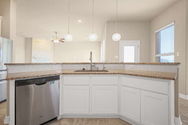 Building Photo - Beautiful 4-Bedroom Home in Stevens Ranch ...