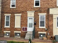 Building Photo - 1223 S 10th St