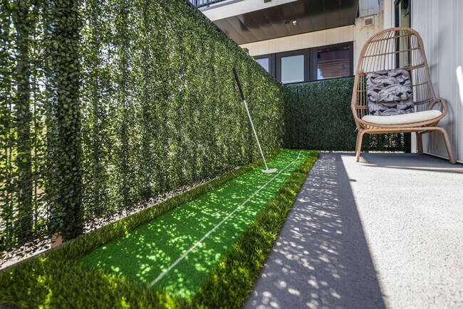 Building Photo - 245 Hermitage Ave