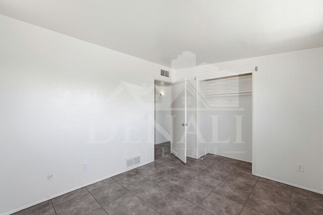 Building Photo - 1808 W Caravelle Rd