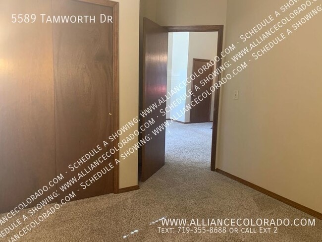 Building Photo - 5589 Tamworth Dr
