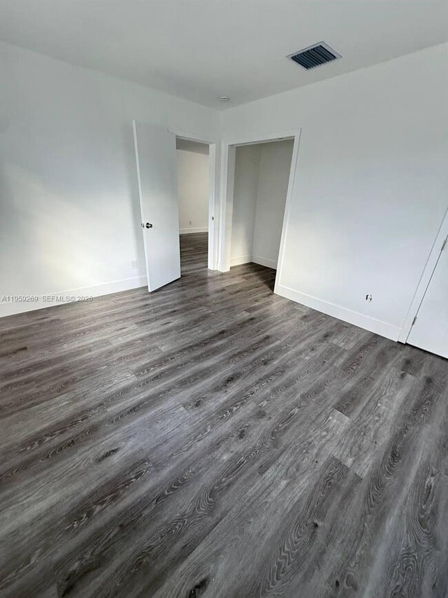 Building Photo - 3510 SW 36th Ct