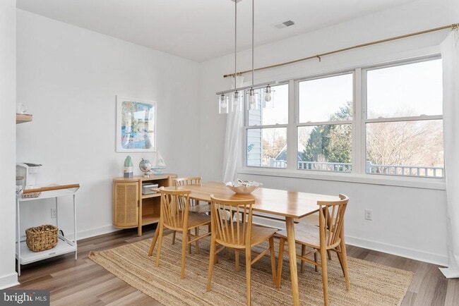 Building Photo - 308 Douglas Ave