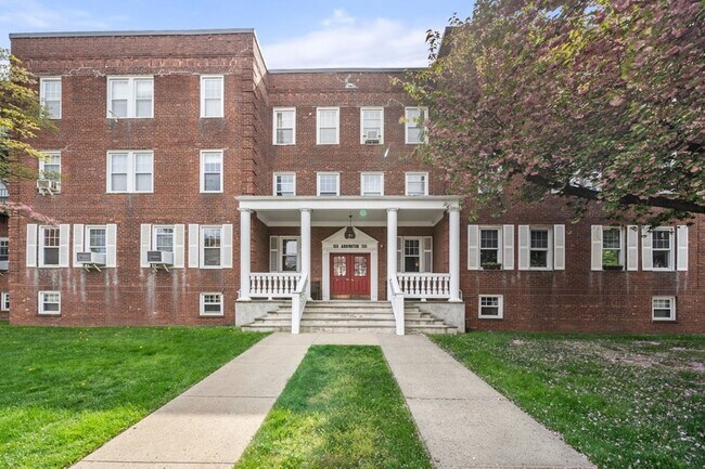 Building Photo - 155 Union Ave